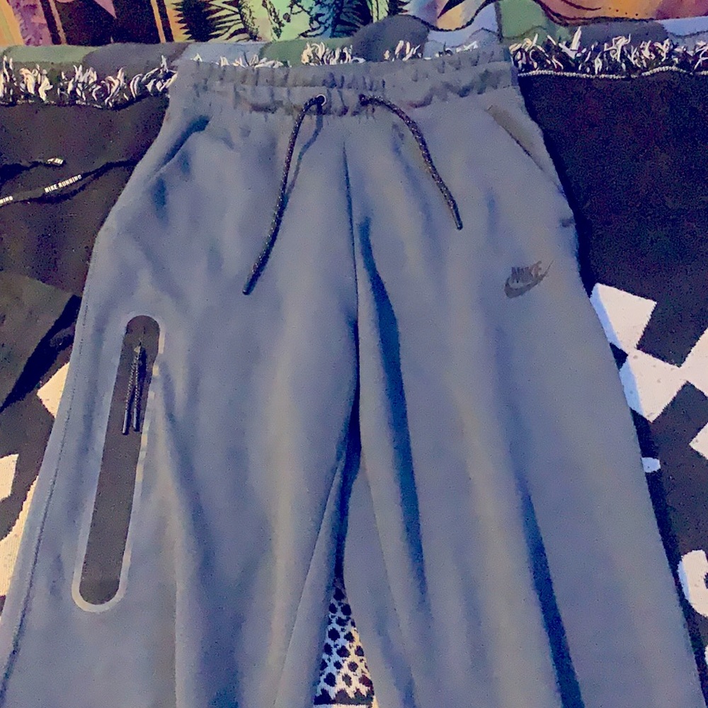 Nike women’s navy blue joggers size XS